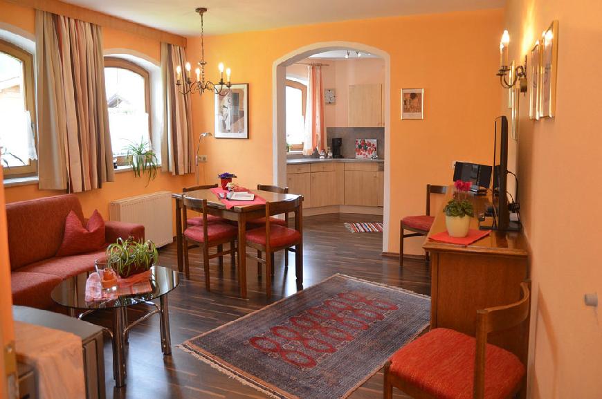 Ferienwohnung Serles mit Terrasse