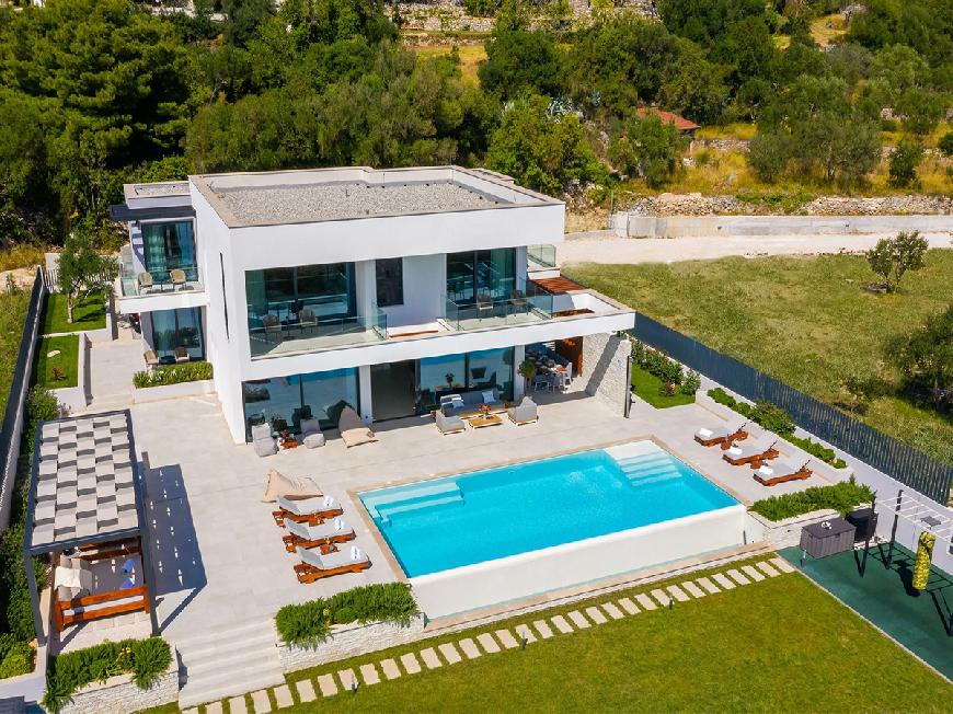 Villa Grandiosa in Kastel Stari